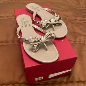 Valentino stud jellies